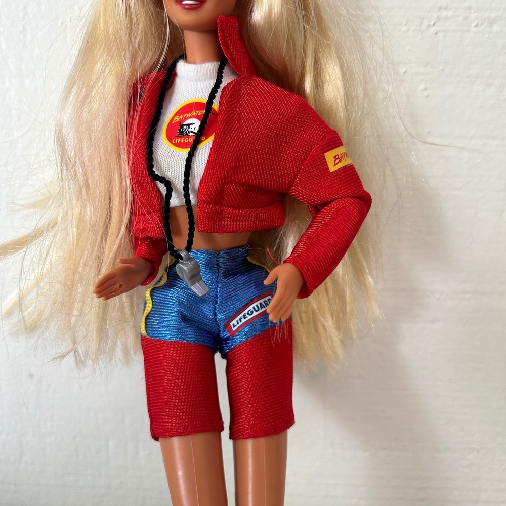 Vintage 1994 Mattel Baywatch Barbie Doll Lifeguard Red Jacket Whistle 13199 - Picture 3 of 8